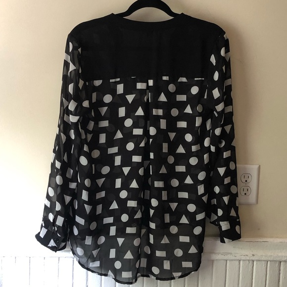 Forever 21 black and white geometric button up - Picture 2 of 2